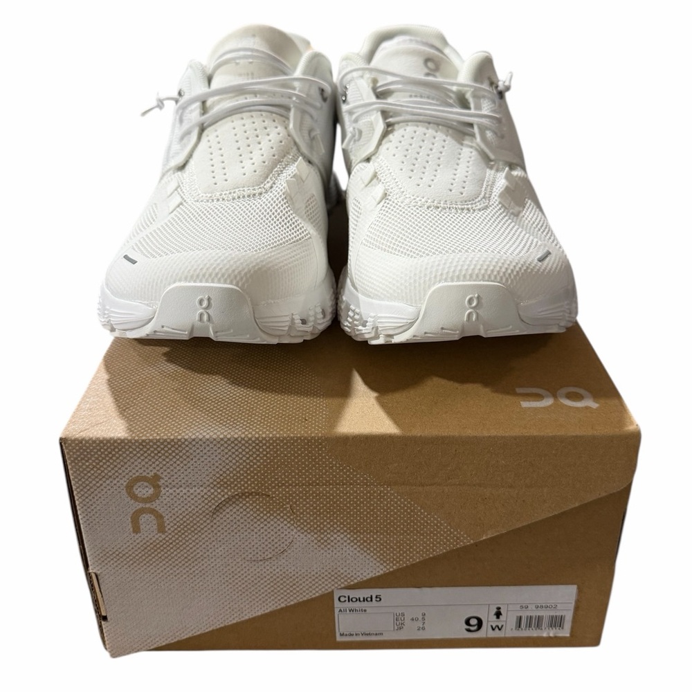 On Running Cloud 5 All White Women’s 2-7.5W 9W Swiss Engineering Lightweight NEW - Picture 3 of 7